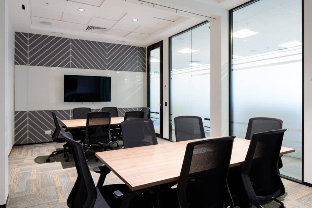 How To Make A Layover Work In Your Favor