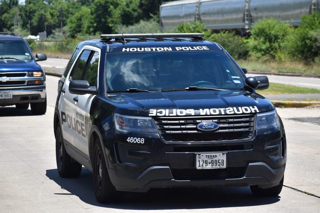 How To Recognize And Avoid Travel Scams